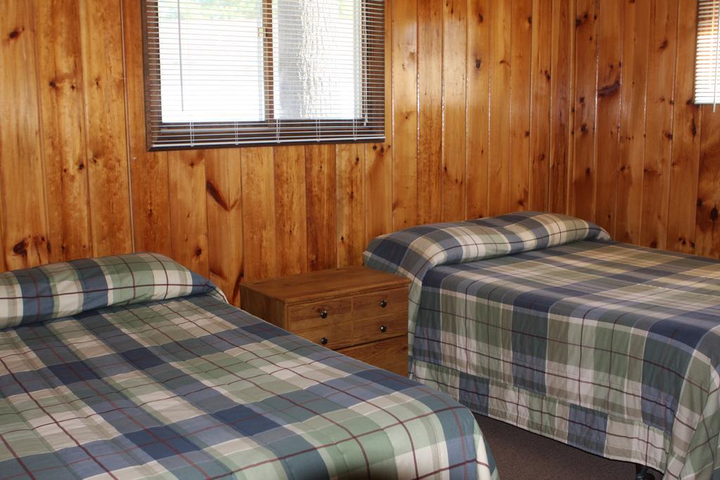 Blue Lagoon Resort Lake George Szoba fotó
